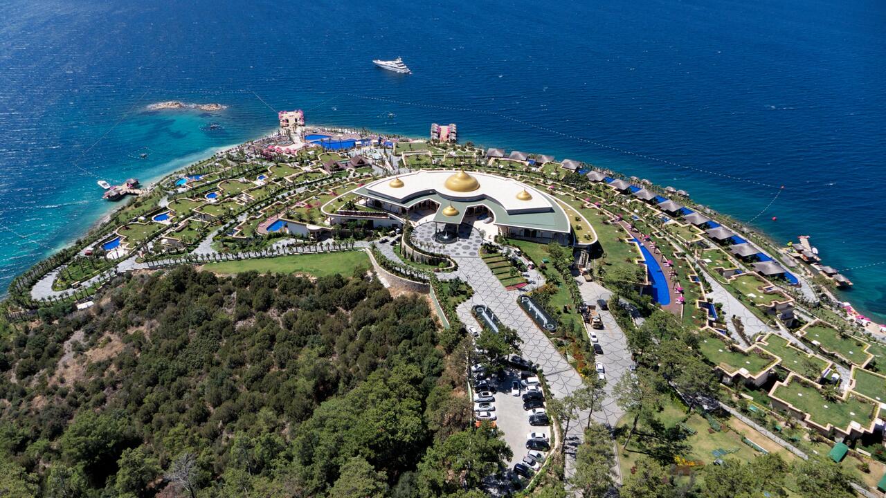 Be PREMIUM Bodrum – Best Luxury Sea Resort 2021 – Travel Magazine